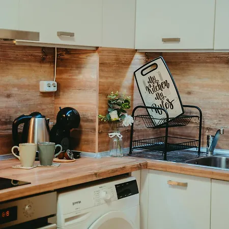 Yellow Dream וארנה