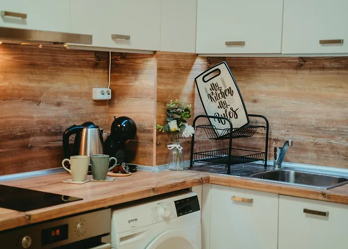 Yellow Dream וארנה